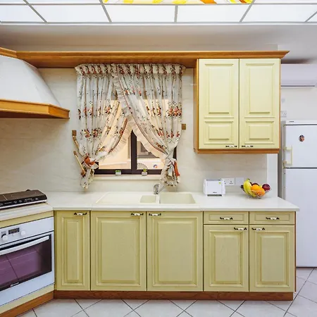 Spacious 2br *