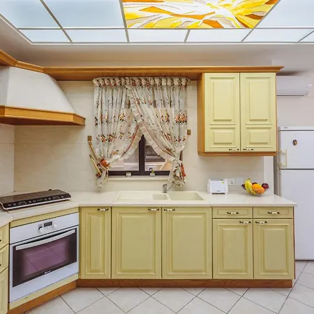 Spacious 2br *