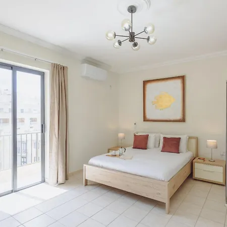 Spacious 2br *